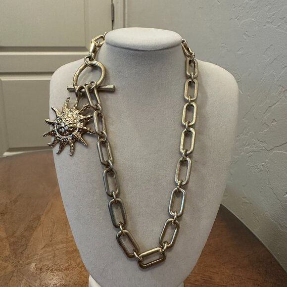 Gold-tone chunky link chain necklace with a sun pendant - Picture 5 of 9